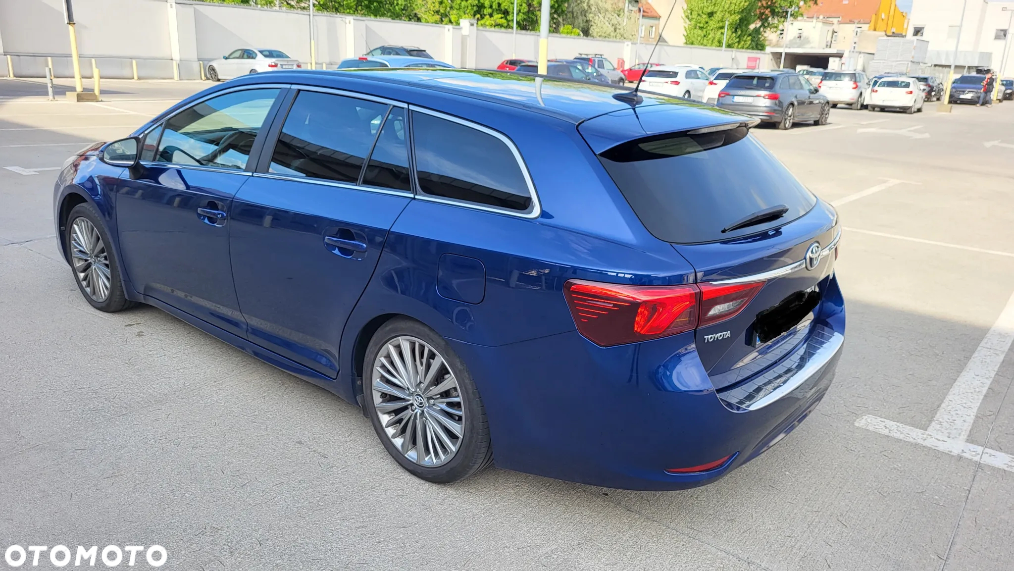 Toyota Avensis 2.0 D-4D Premium - 5