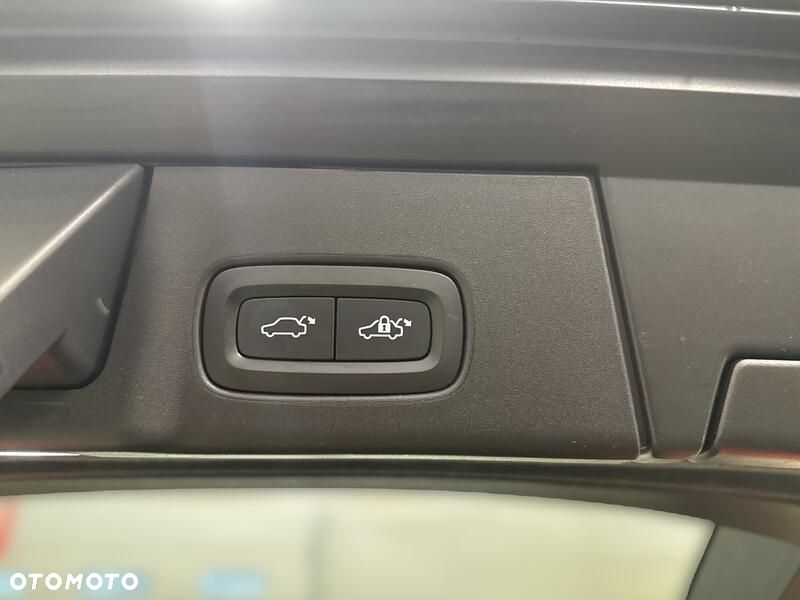 Volvo V90 B5 D AWD Momentum Pro - 22