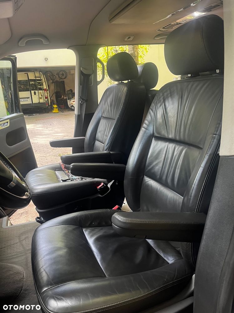 Volkswagen Multivan - 13