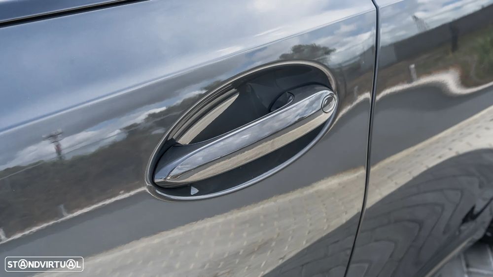 BMW 330 e Pack Desportivo M Pro Auto - 51