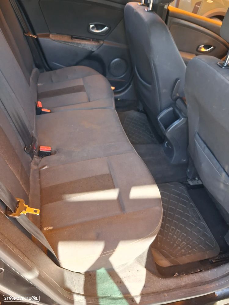 Renault Mégane Sport Tourer - 5