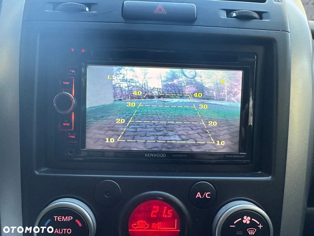 Suzuki Grand Vitara 2.4 De Luxe - 23