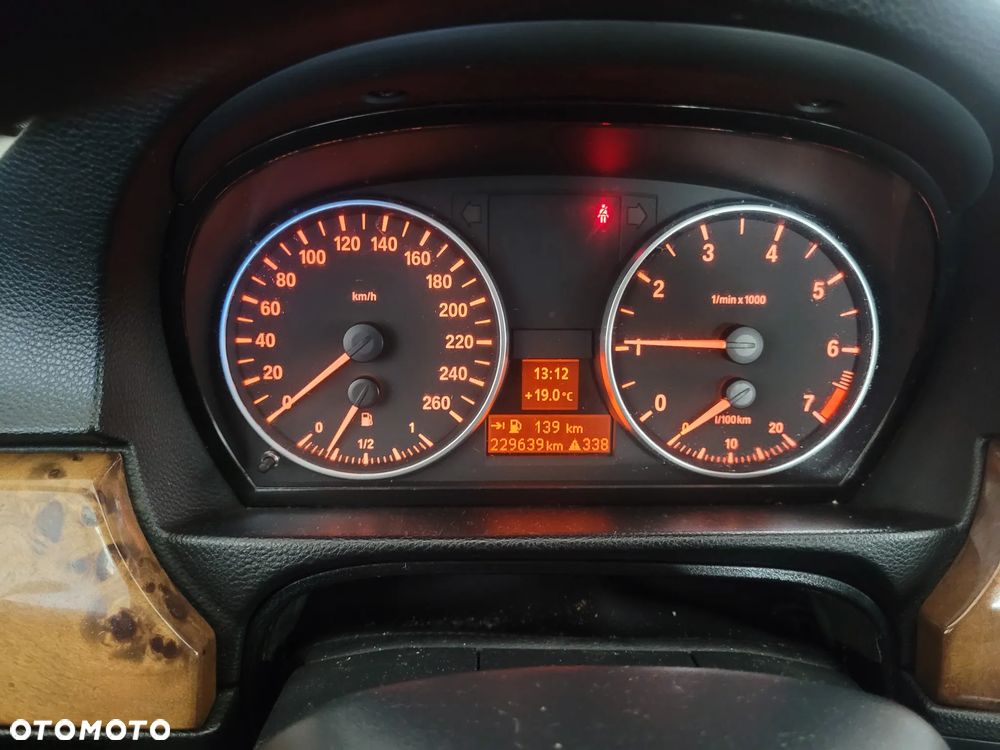 BMW Seria 3 318i - 11