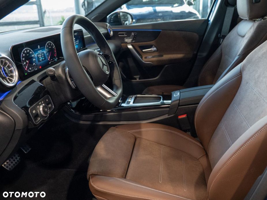Mercedes-Benz Klasa A 220 4-Matic AMG Line 8G-DCT - 8