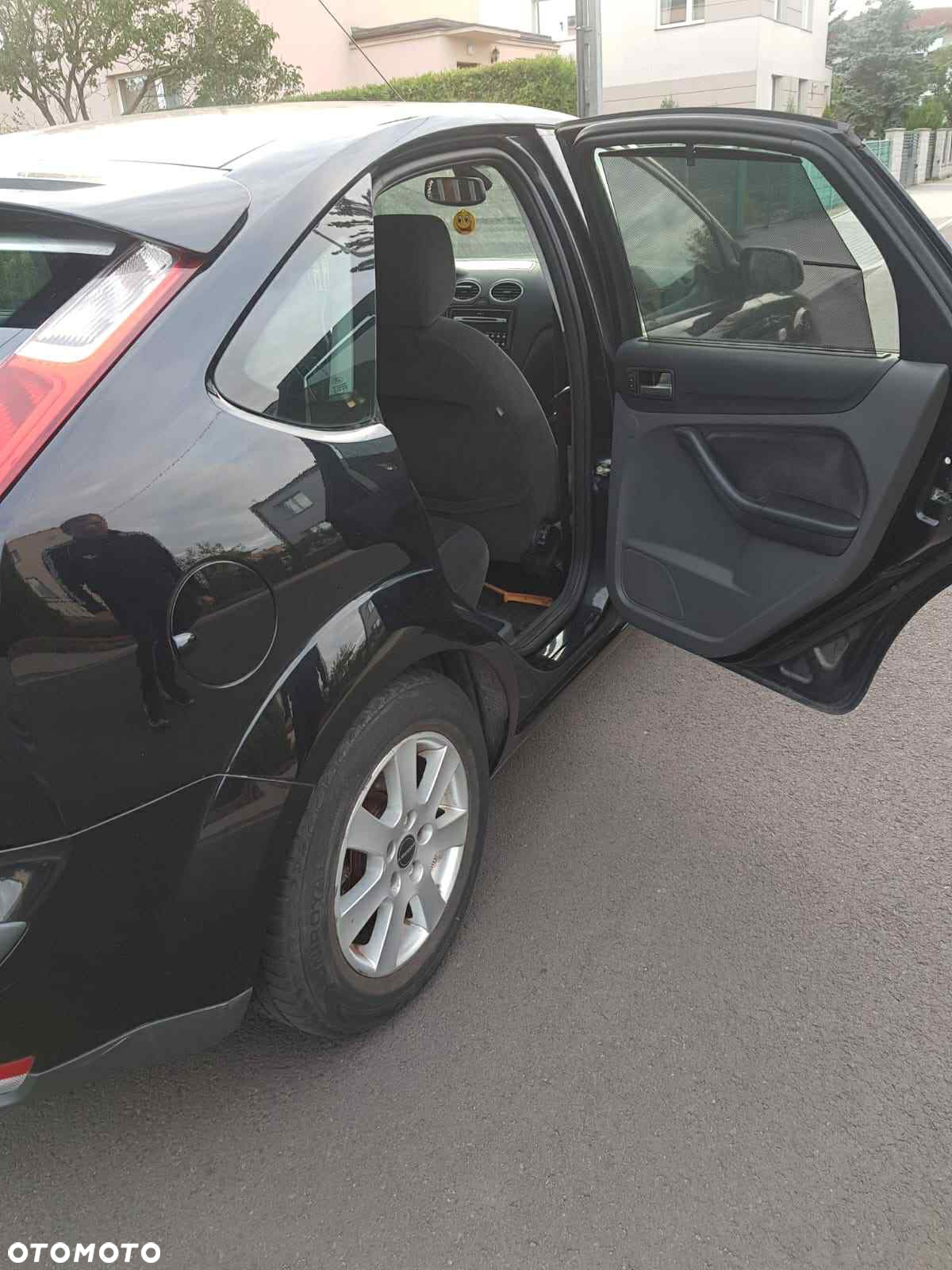 Ford Focus 1.6 Ti-VCT Ghia - 10