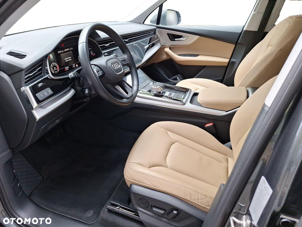 Audi Q7 - 11