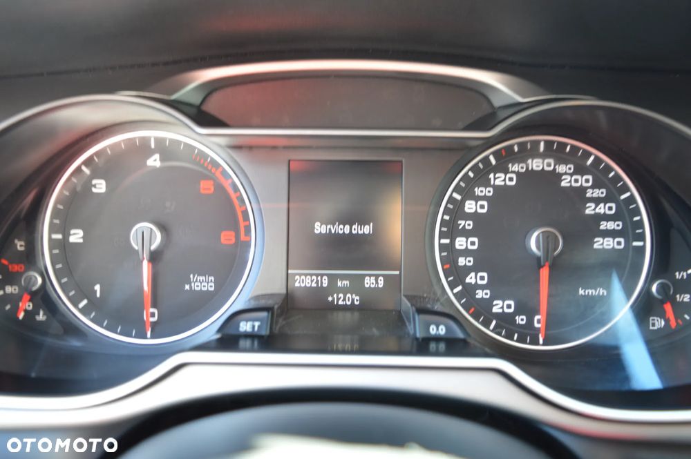 Audi A4 Avant 2.0 TDI DPF quattro S tronic Attraction - 22