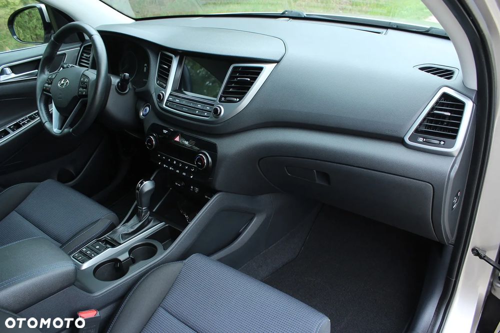 Hyundai Tucson blue 1.7 CRDi 2WD DCT Premium - 28