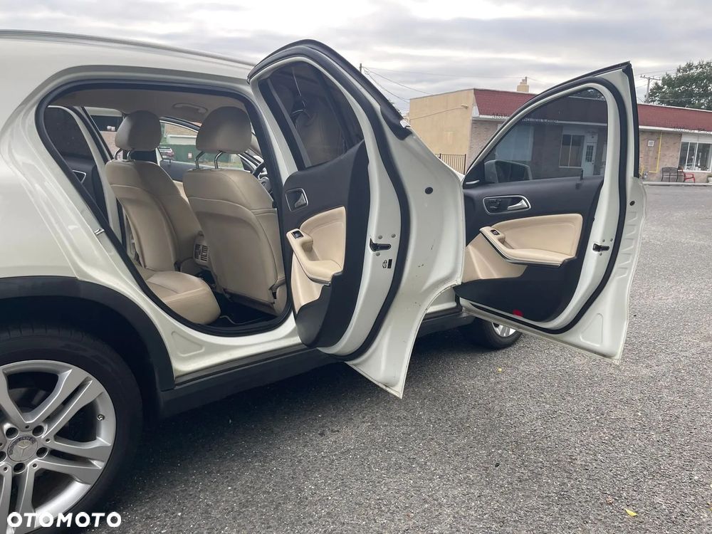 Mercedes-Benz GLA 250 4-Matic - 21