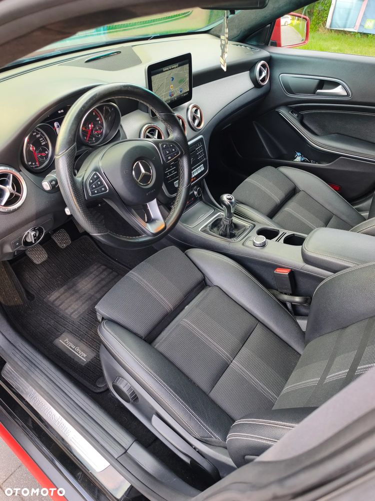 Mercedes-Benz CLA 180 d AMG Line - 8