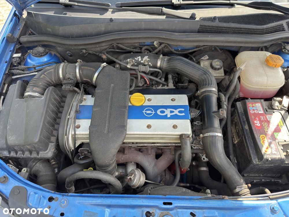 Opel Astra 2.0 T OPC - 12