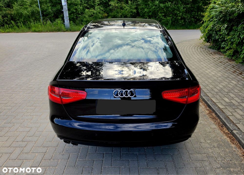 Audi A4 Limousine - 8