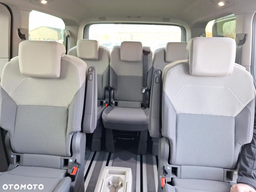 Volkswagen Multivan - 16