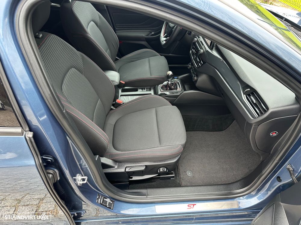 Ford Focus SW 1.5 TDCi EcoBlue ST-Line - 14