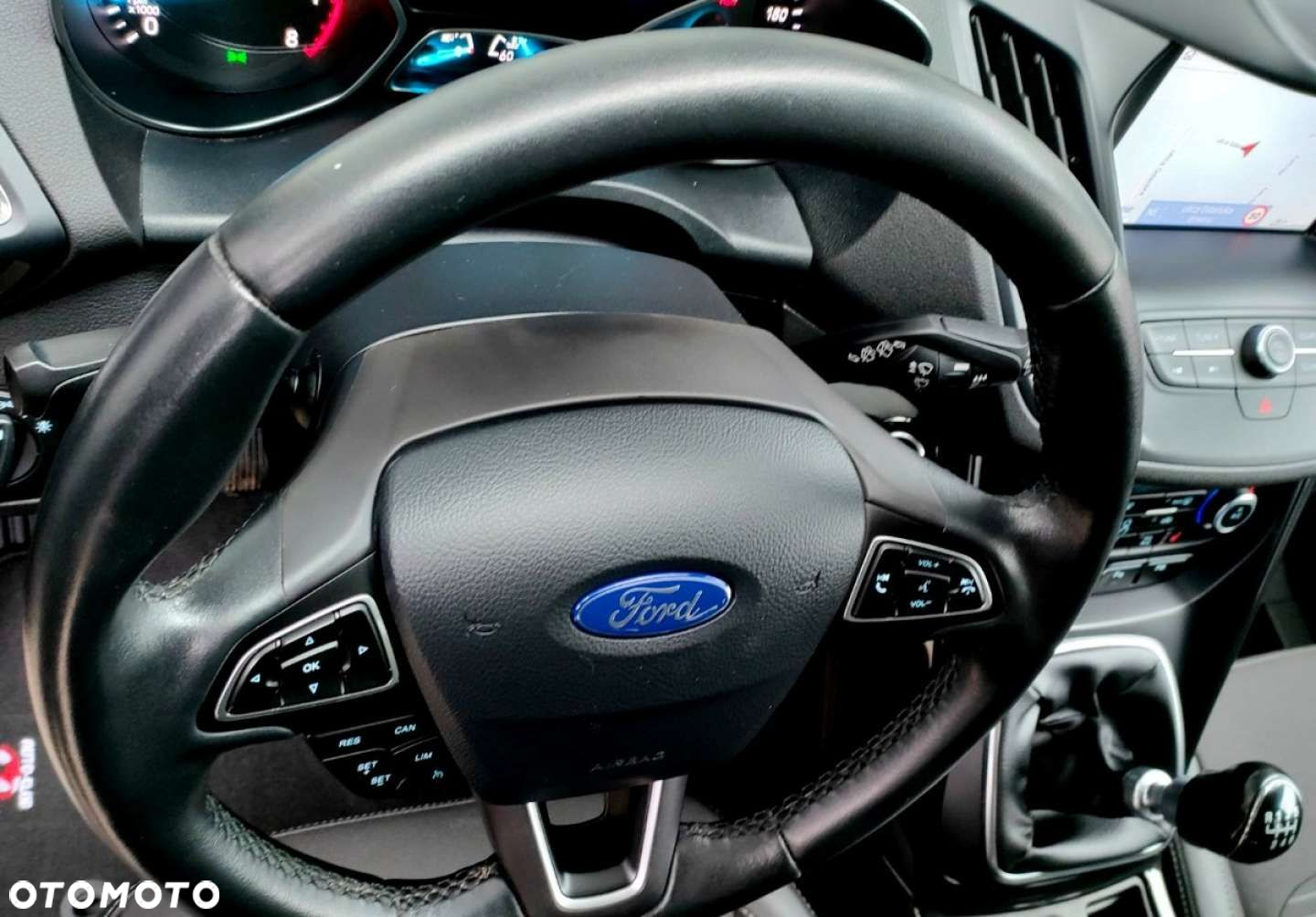 Ford Kuga - 12