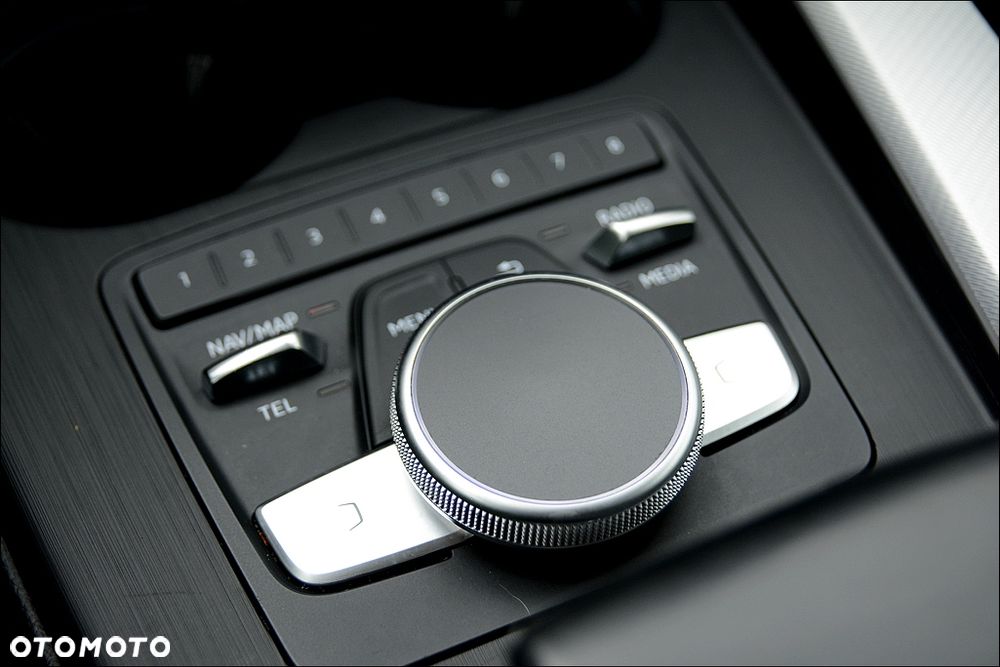 Audi A4 Avant 2.0 TFSI ultra Sport S tronic - 30