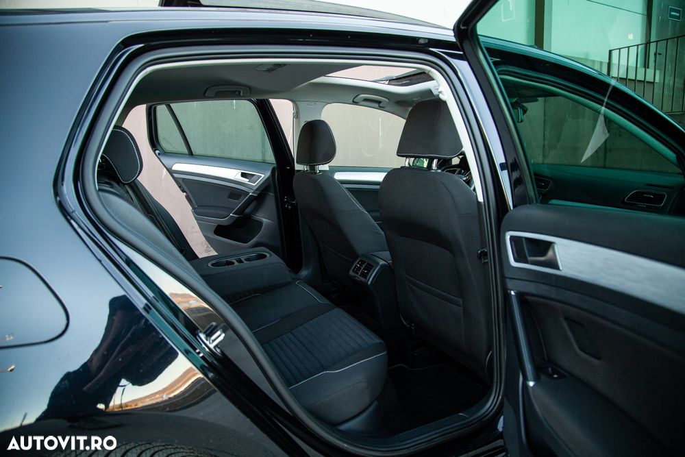 Volkswagen Golf - 9