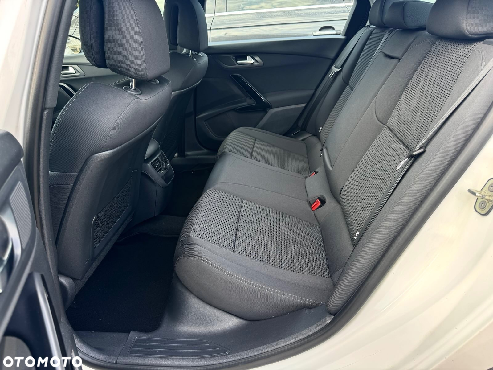 Peugeot 508 1.6 e-HDi Active S&S - 20