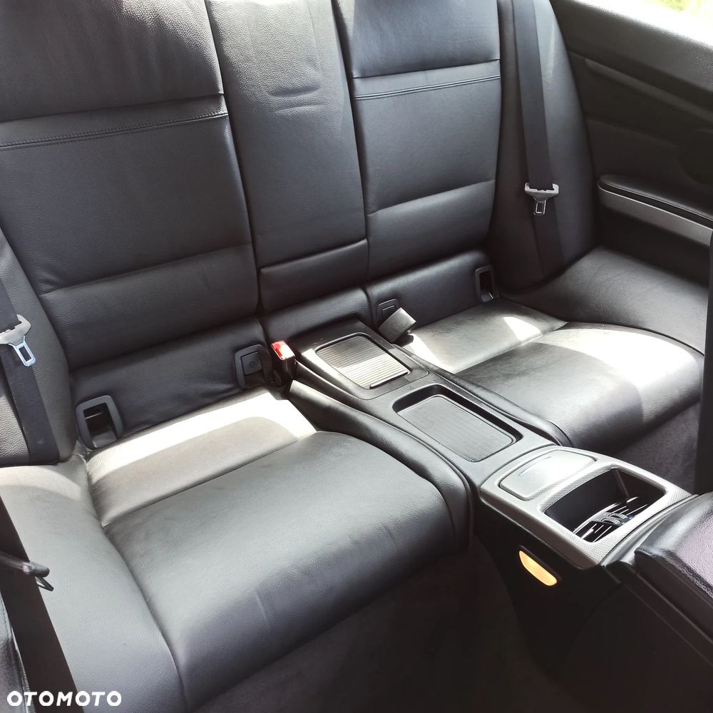 BMW Seria 3 335i M Sport Edition - 8