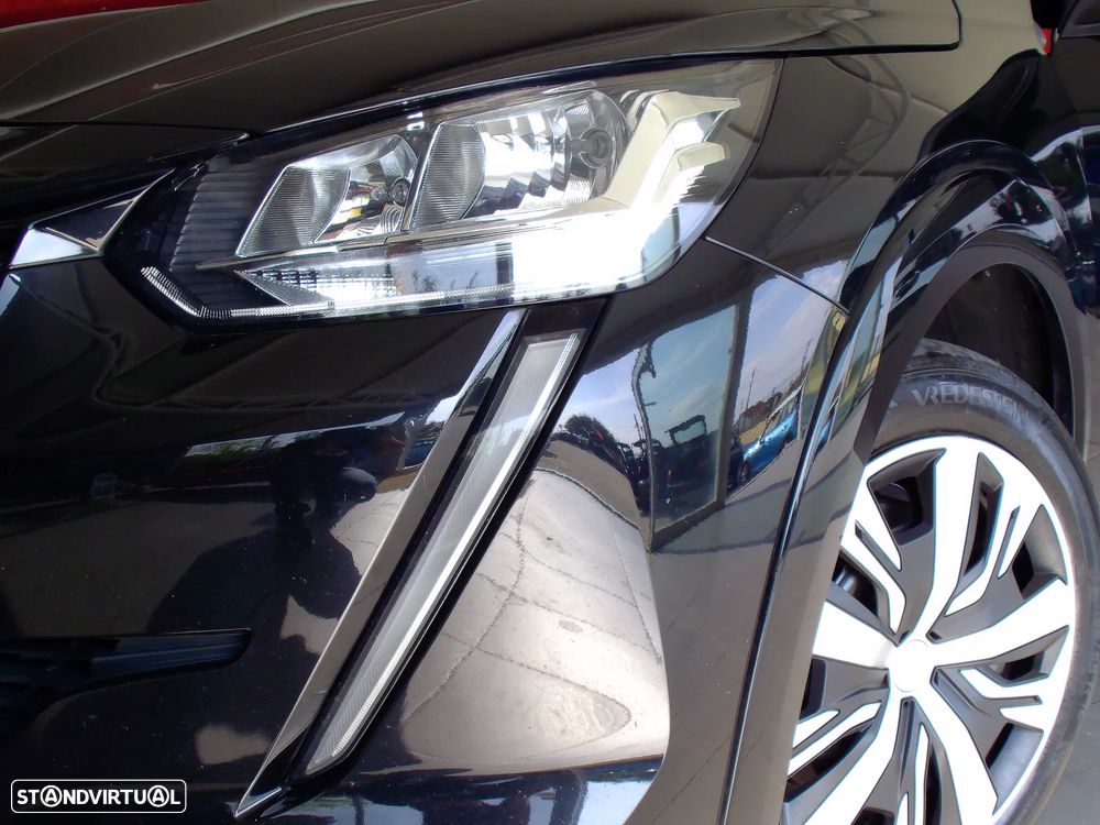 Peugeot e-208 - 16