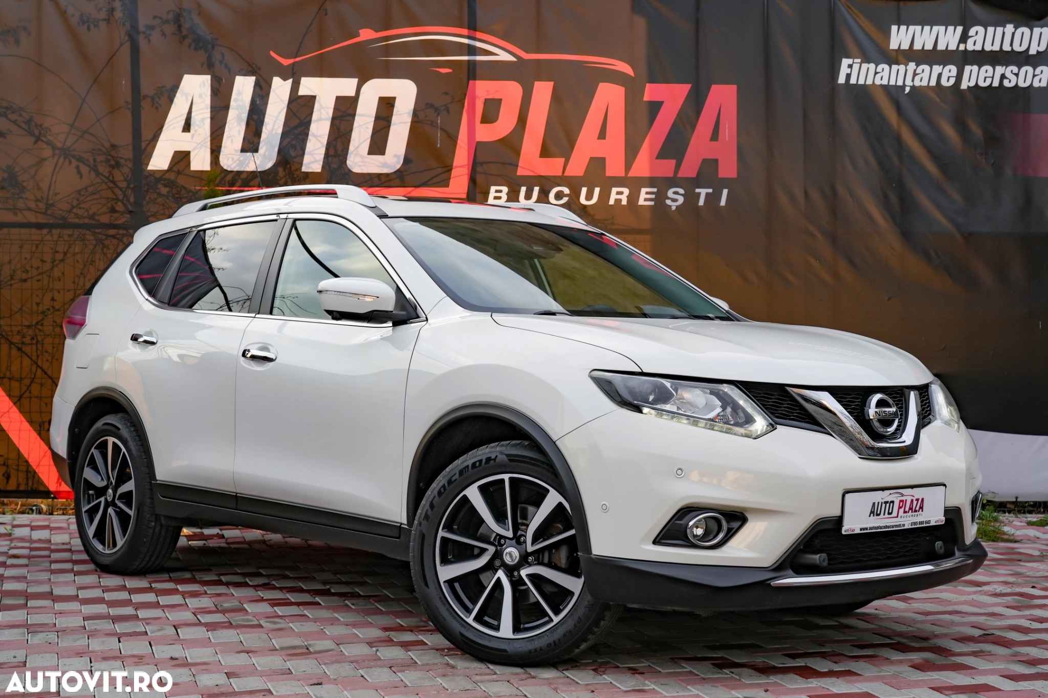Nissan X-Trail 1.6L dCI Start/Stop XTRONIC Tekna - 2