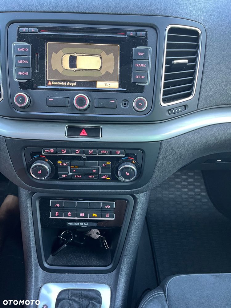 Volkswagen Sharan 2.0 TDI DSG BlueMotion Technology Highline - 14