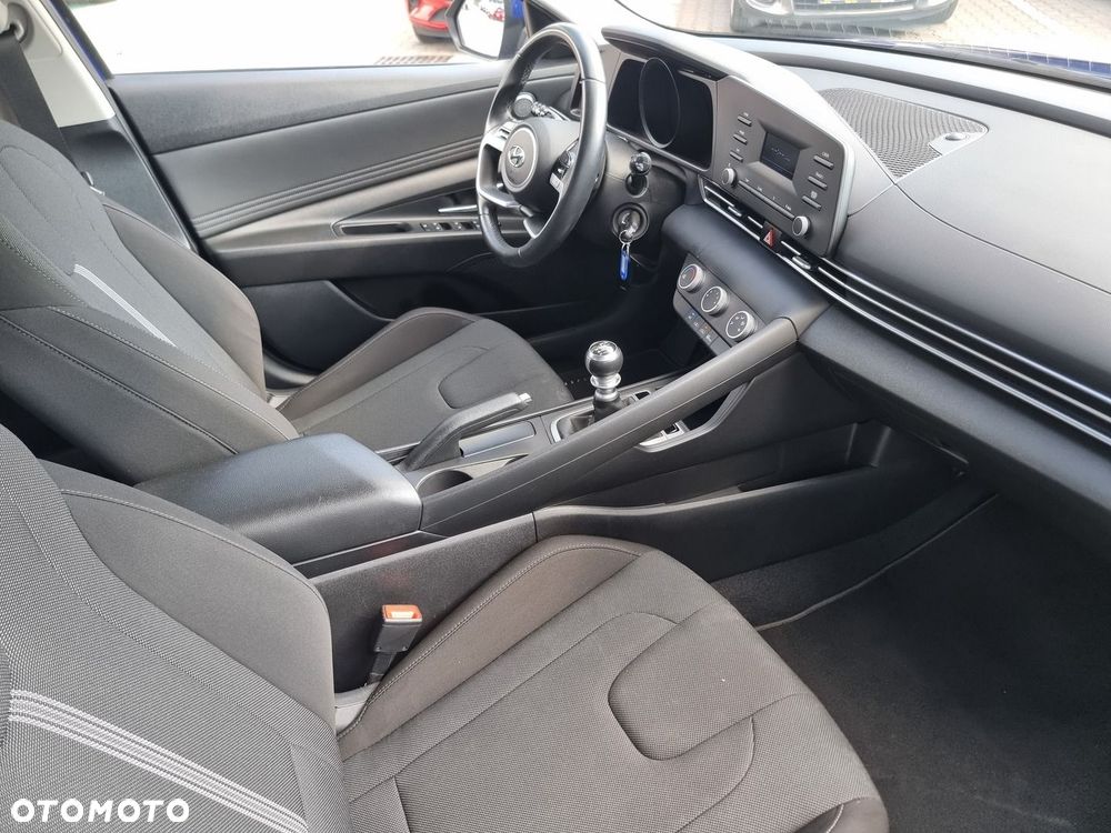 Hyundai Elantra 1.6 Modern - 18