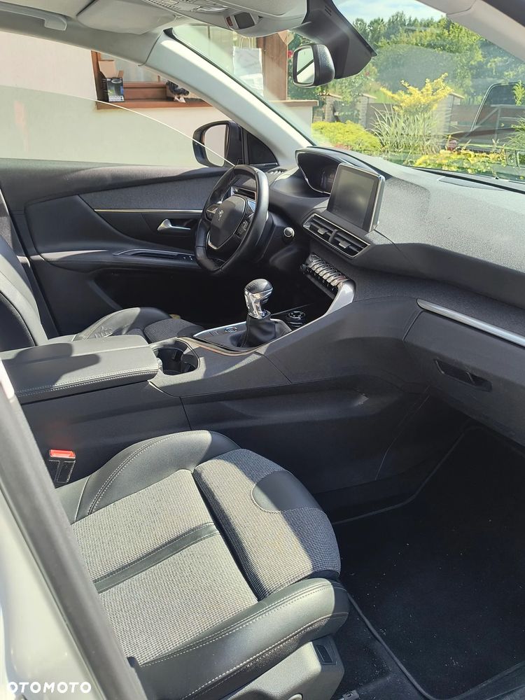 Peugeot 3008 1.2 PureTech GPF Allure S&S - 5
