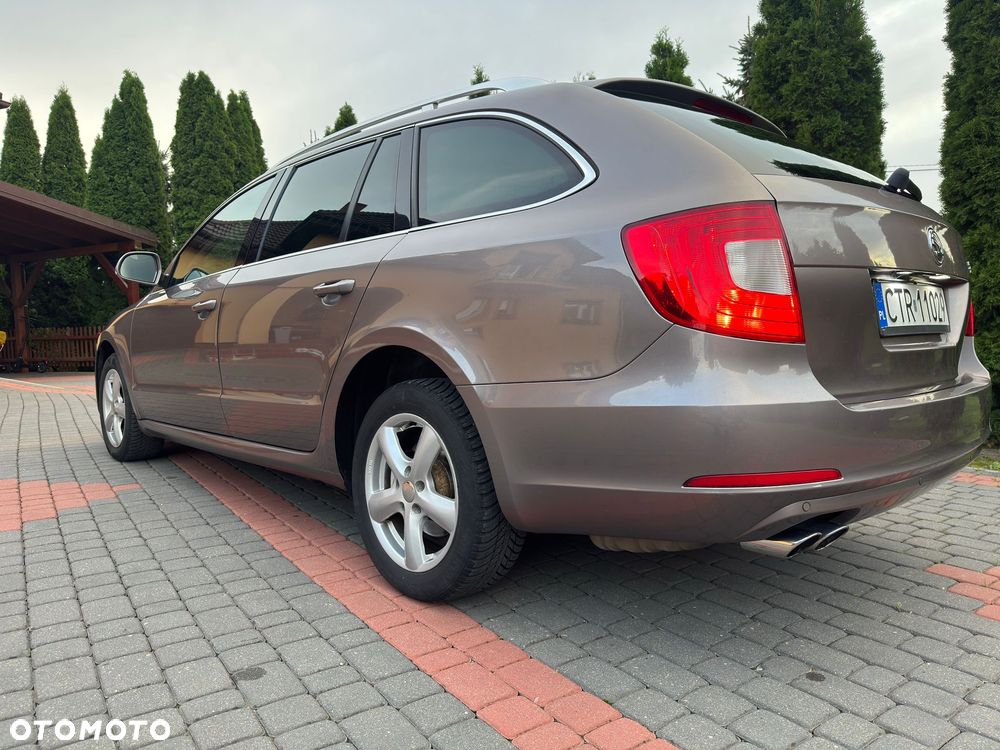 Skoda Superb 2.0 TDI Ambition DSG - 6
