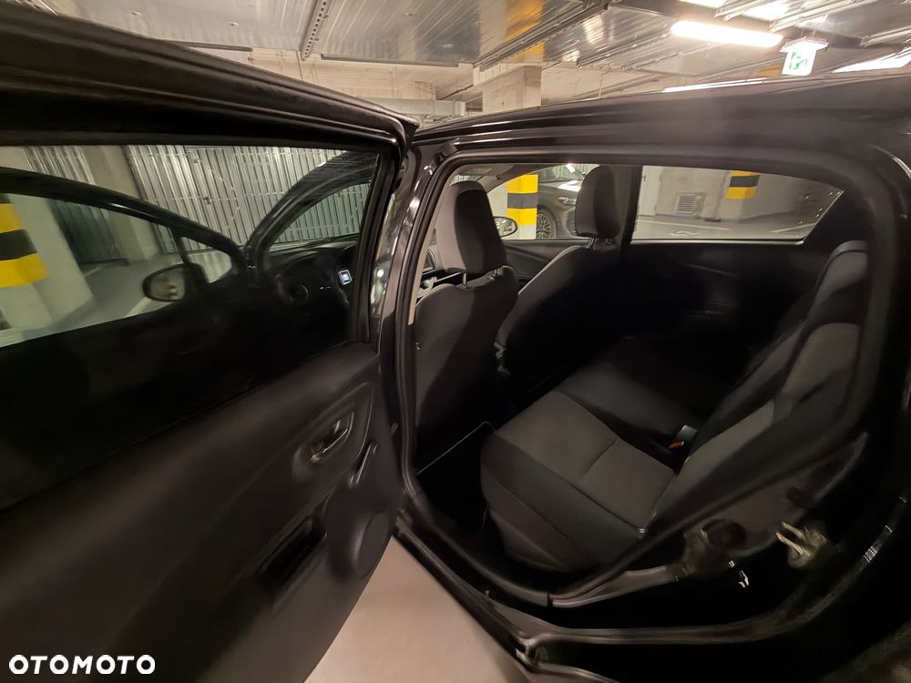 Toyota Yaris Hybrid 100 Premium - 10