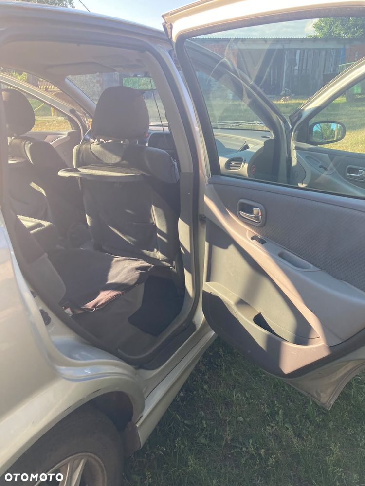 Nissan Almera - 15