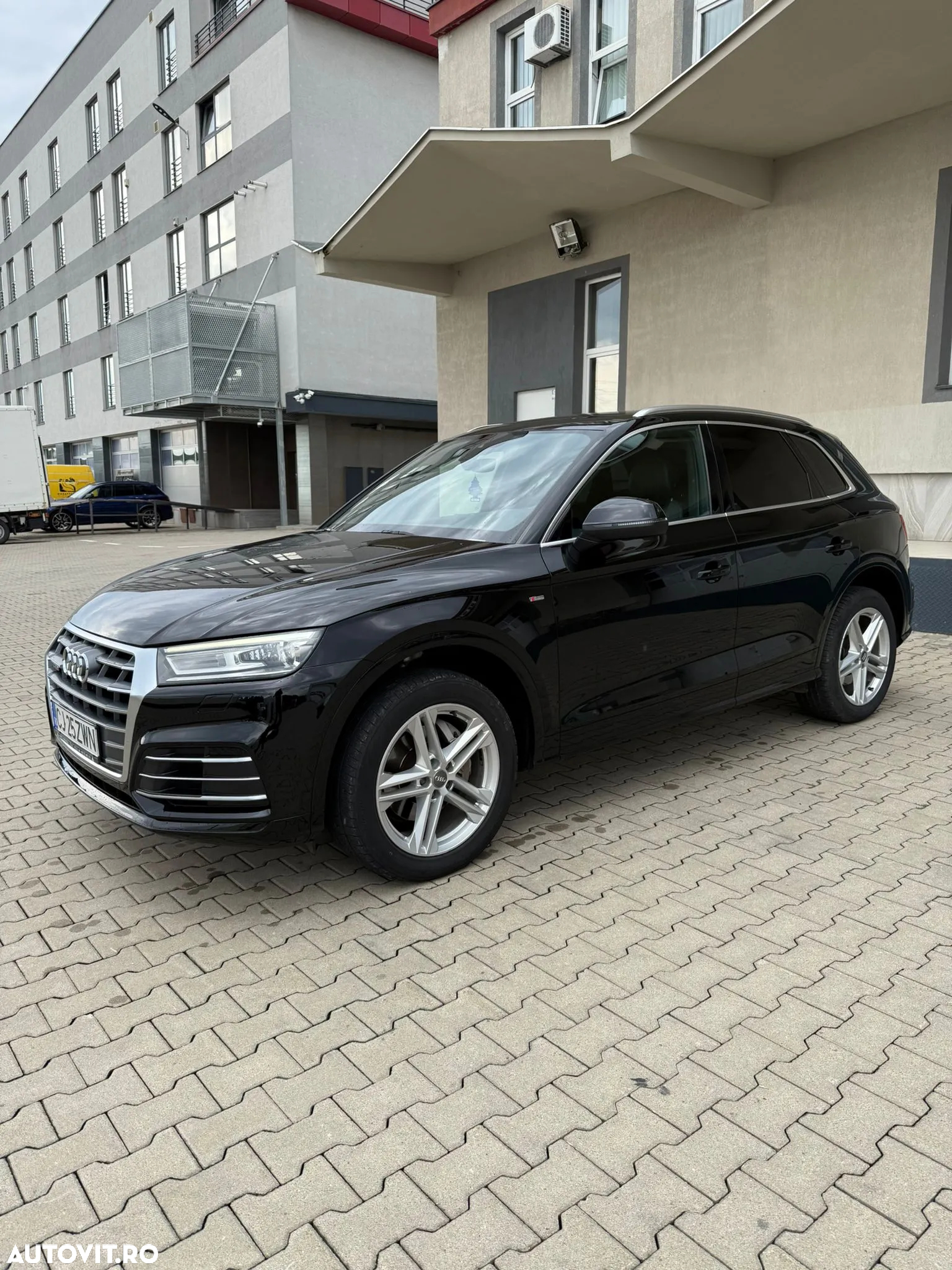 Audi Q5 2.0 40 TDI quattro S tronic Sport - 3