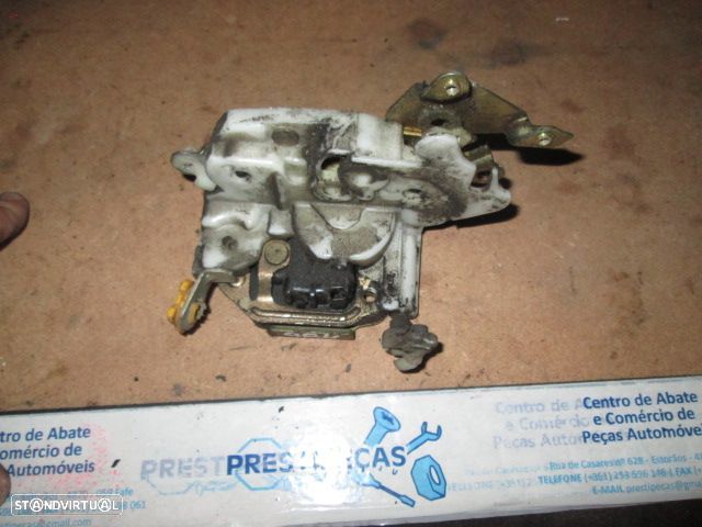 Fecho REF0984 NISSAN TERRANO 2 2002 3.0Di 155Cv 5P CINZA FD MANUAL NISSAN TERRANO 2 1997 2.7TDI 125CV 5P VERDE FD MANUAL - 2