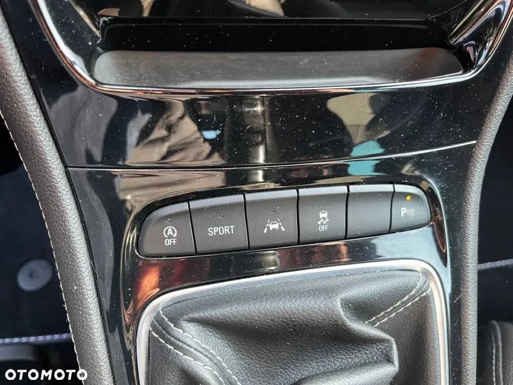 Opel Astra 1.4 Turbo Start/Stop Dynamic - 21