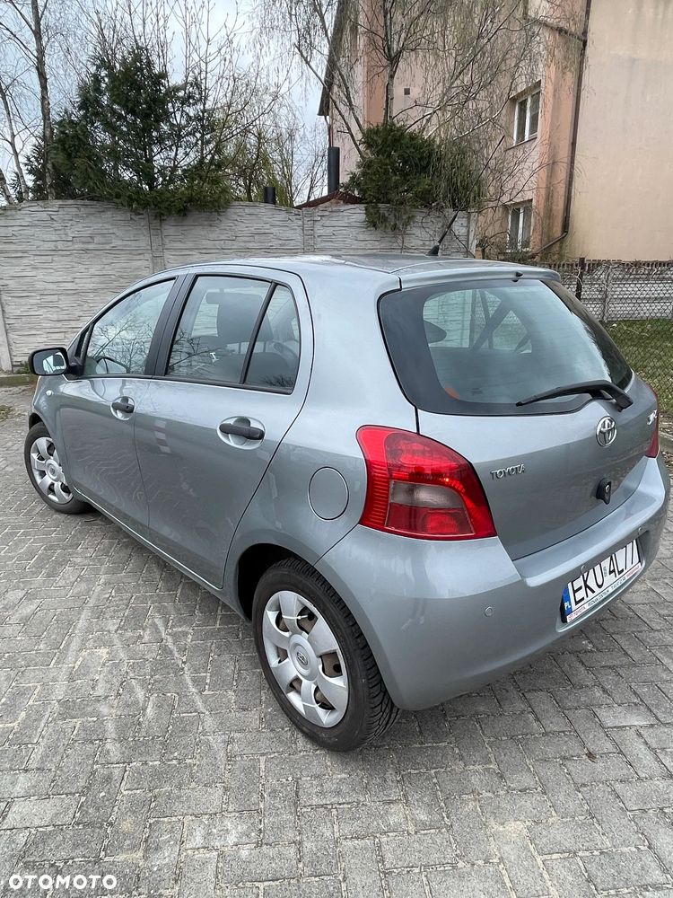 Toyota Yaris 1.3 Terra - 9
