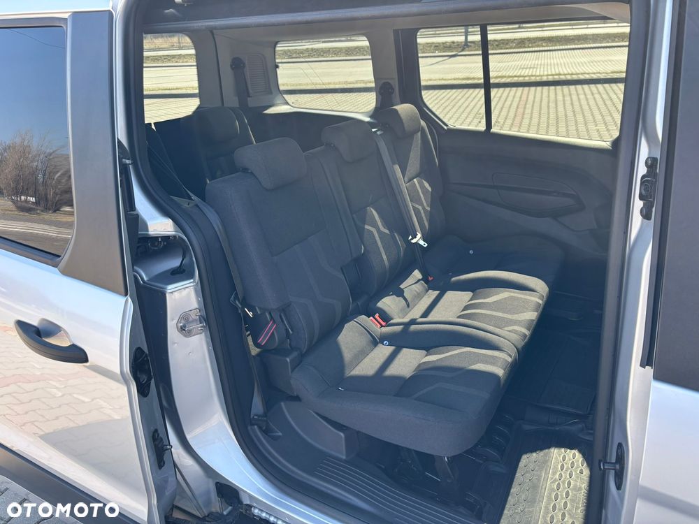 Ford Tourneo Connect Grand - 18