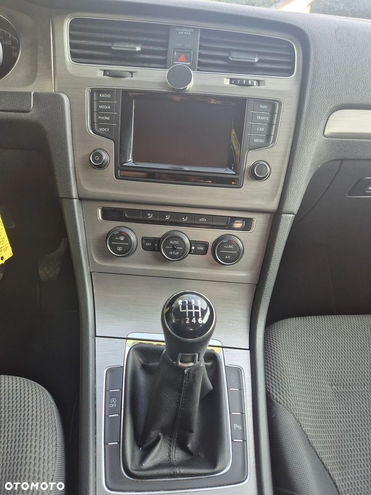 Volkswagen Golf 1.2 TSI BlueMotion Technology Comfortline - 20
