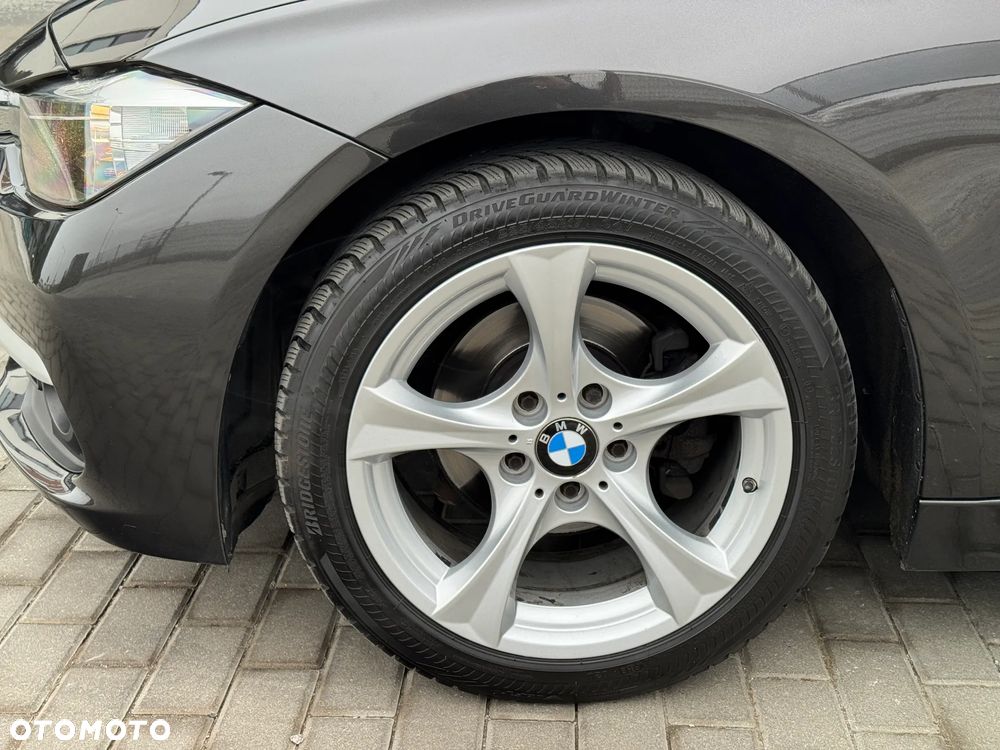 BMW Seria 3 320d - 12