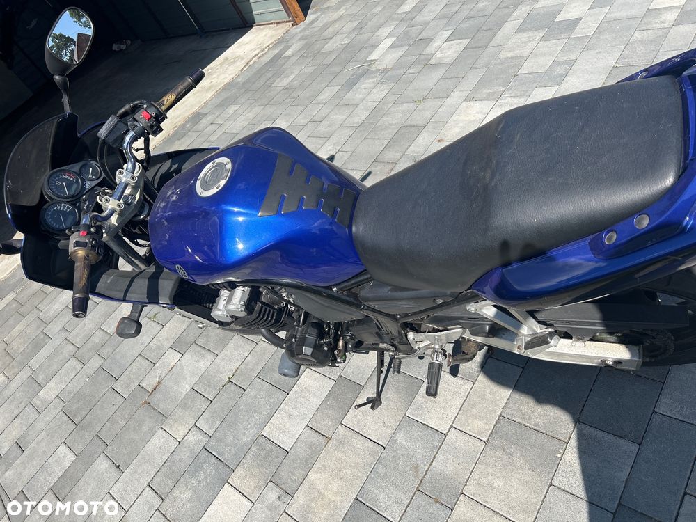 Yamaha FZS - 4