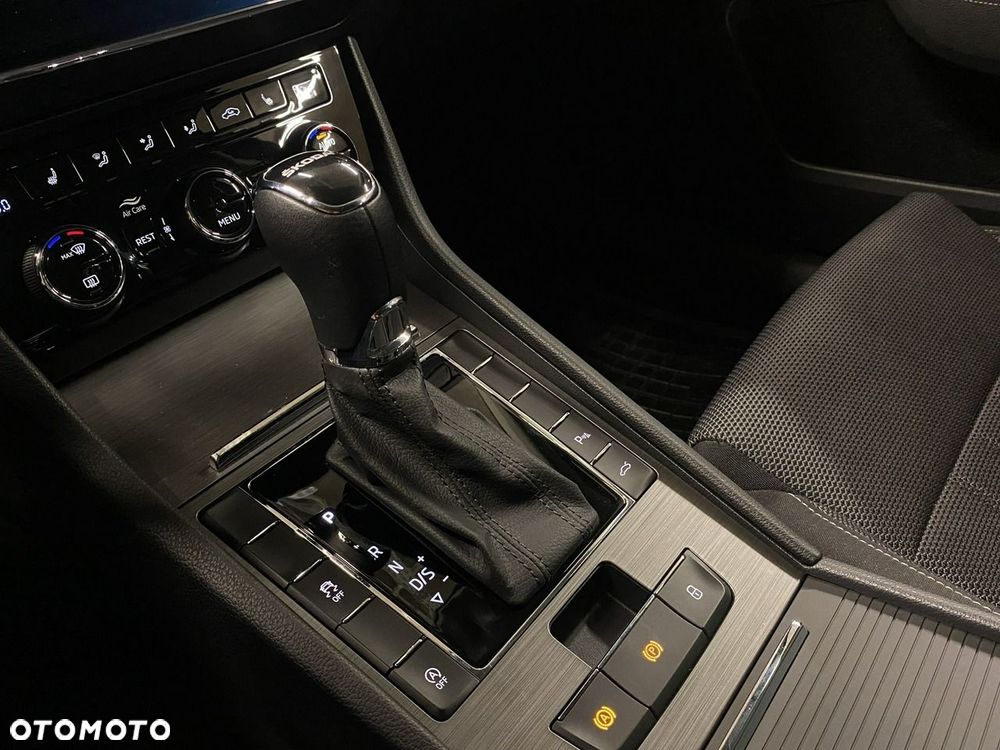 Skoda Superb 2.0 TDI SCR Style DSG - 34