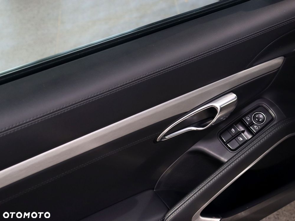 Porsche 911 Carrera 4S PDK - 24