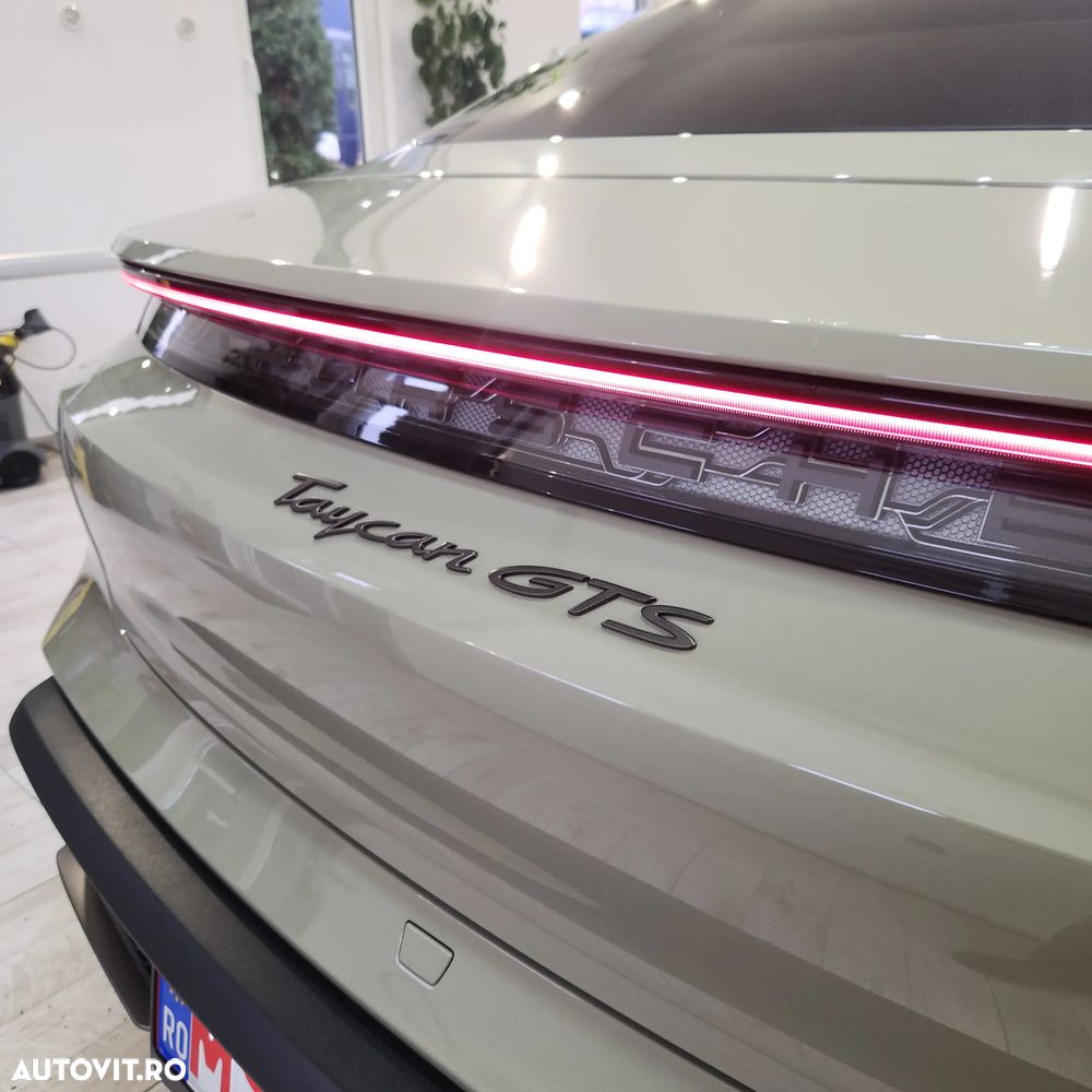 Porsche Taycan GTS - 30