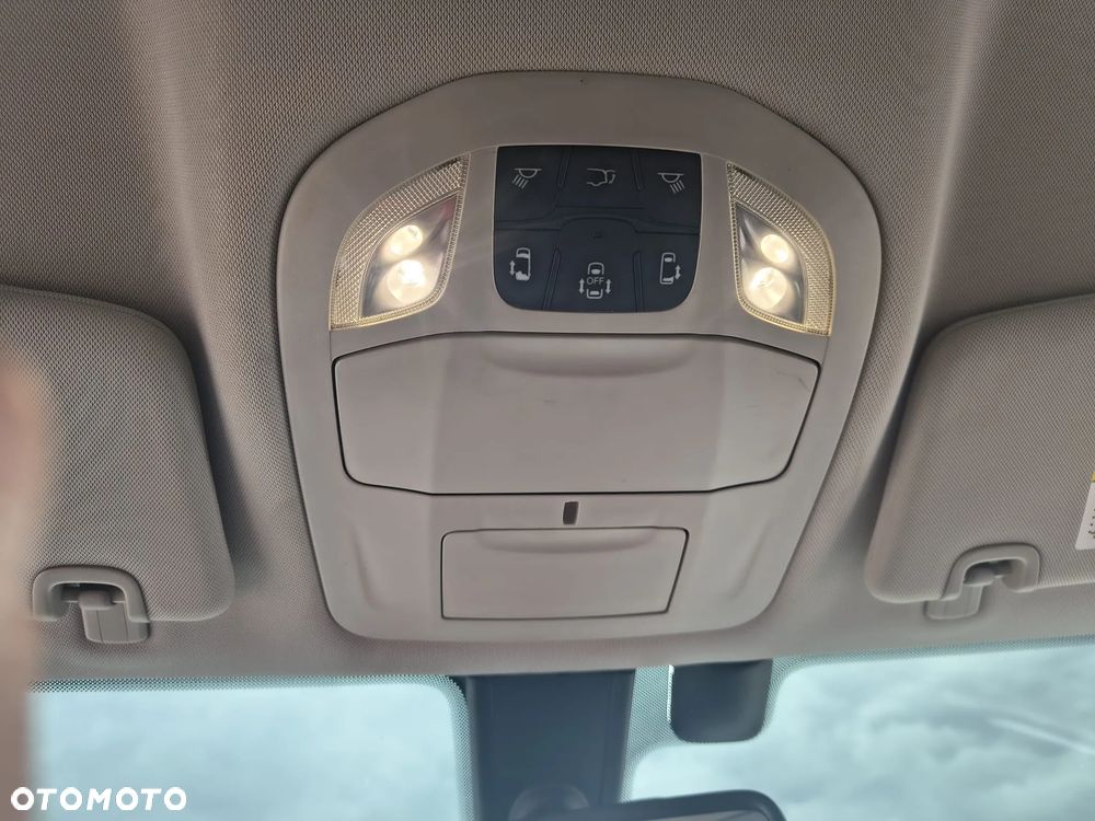 Chrysler Pacifica - 17