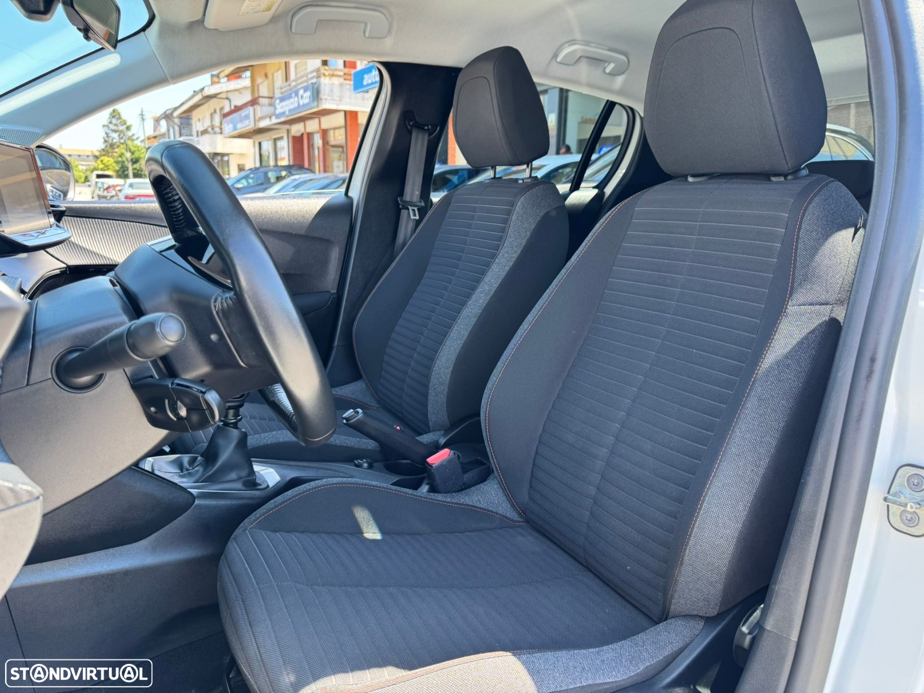 Peugeot 208 1.2 PureTech Active Pack - 9