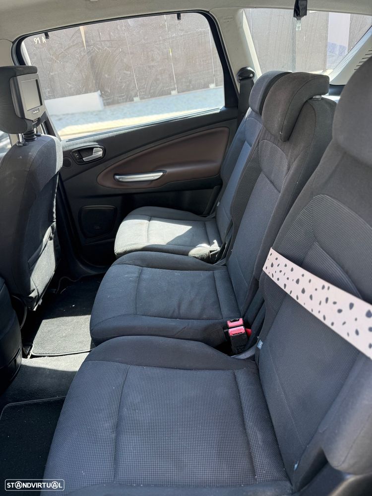 Ford S-Max 2.0 TDCi Titanium 7L - 6