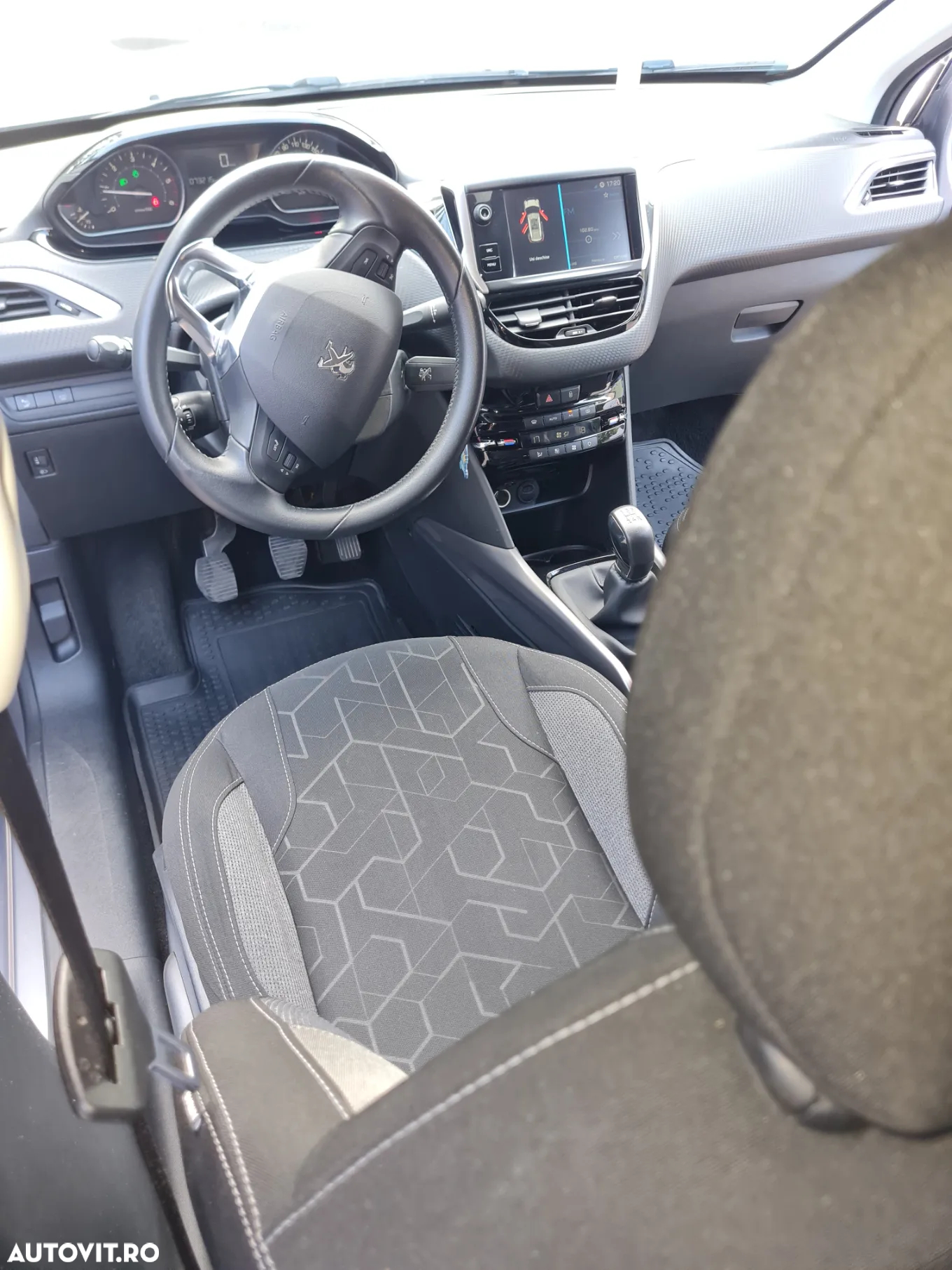 Peugeot 2008 1.5 BlueHDI FAP Allure - 12
