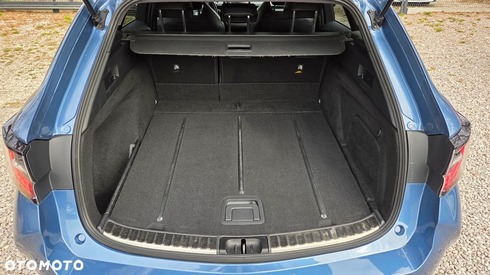 Toyota Corolla 2.0 Hybrid Executive - 28