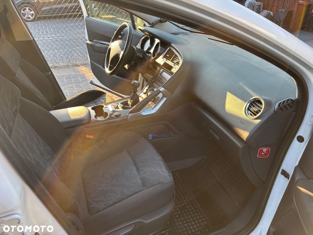 Peugeot 3008 1.6 HDi Trendy - 11