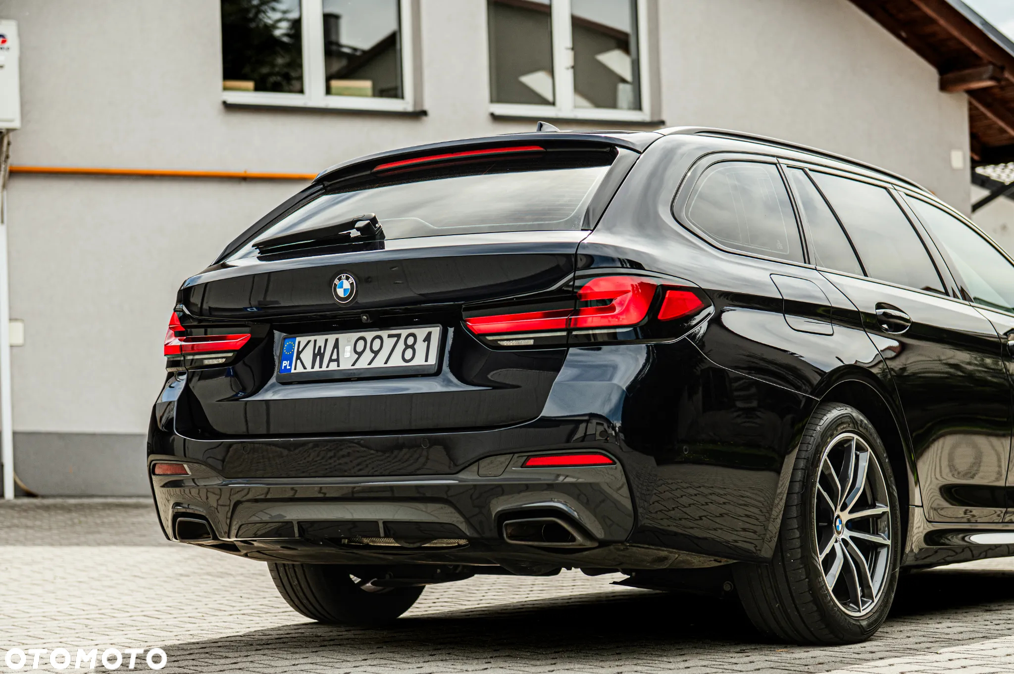 BMW Seria 5 530d xDrive Touring M Sport Edition - 7