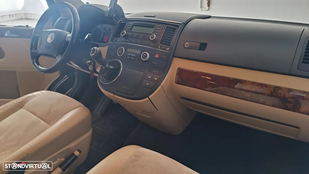 VW Multivan 2.5 TDi Highline - 7